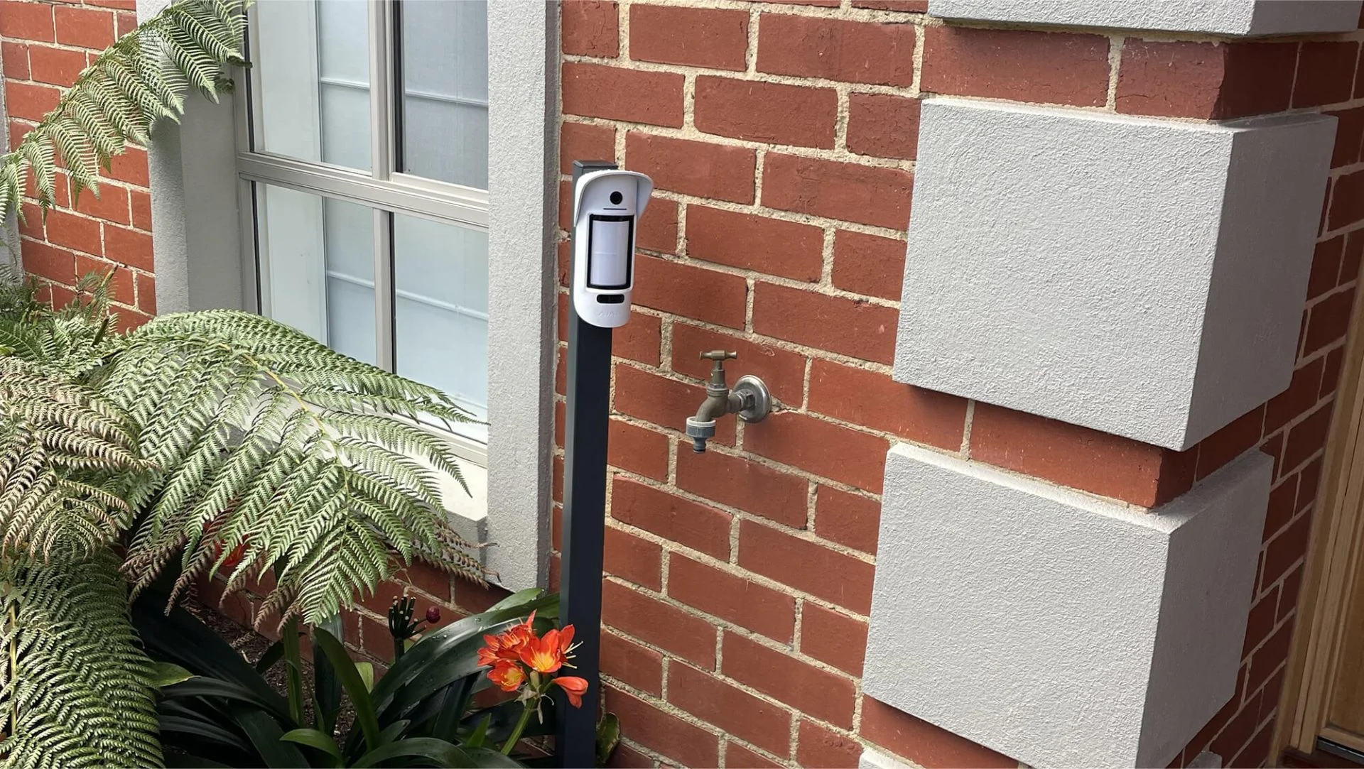 Top 10 Home Security Systems in Australia - 2025 Guide 1 HomeGuard™ Security system